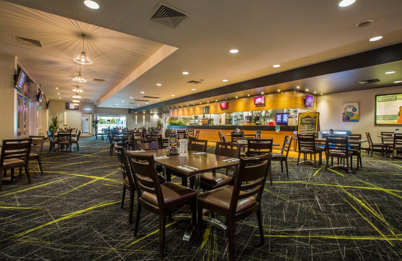 Nightcap At Coolaroo Hotel Exterior foto